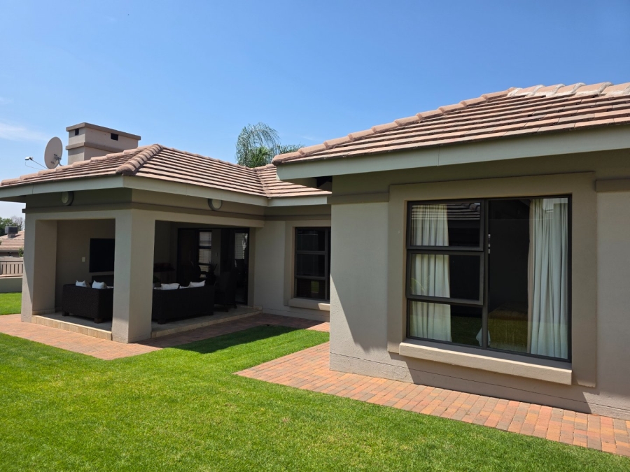 To Let 3 Bedroom Property for Rent in Wilkoppies North West